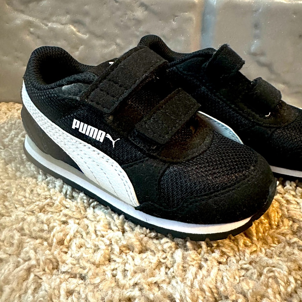 Kids Toddler Puma shoes Size 6